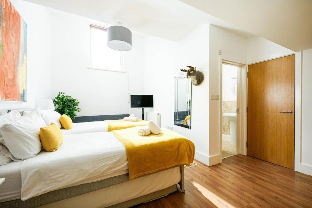 Roseberry Cottage - Lower Mill Estate Somerford Keynes ภายนอก รูปภาพ