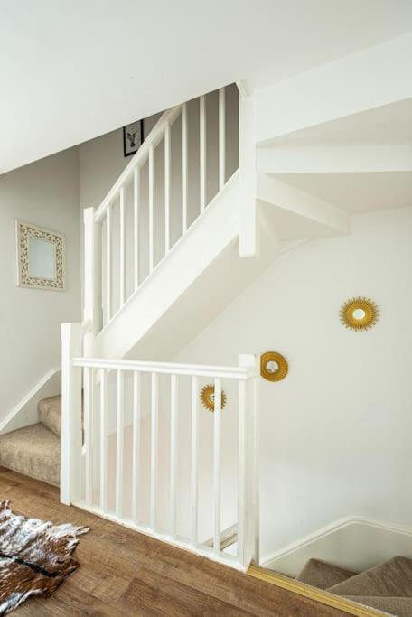 Roseberry Cottage - Lower Mill Estate Somerford Keynes ภายนอก รูปภาพ